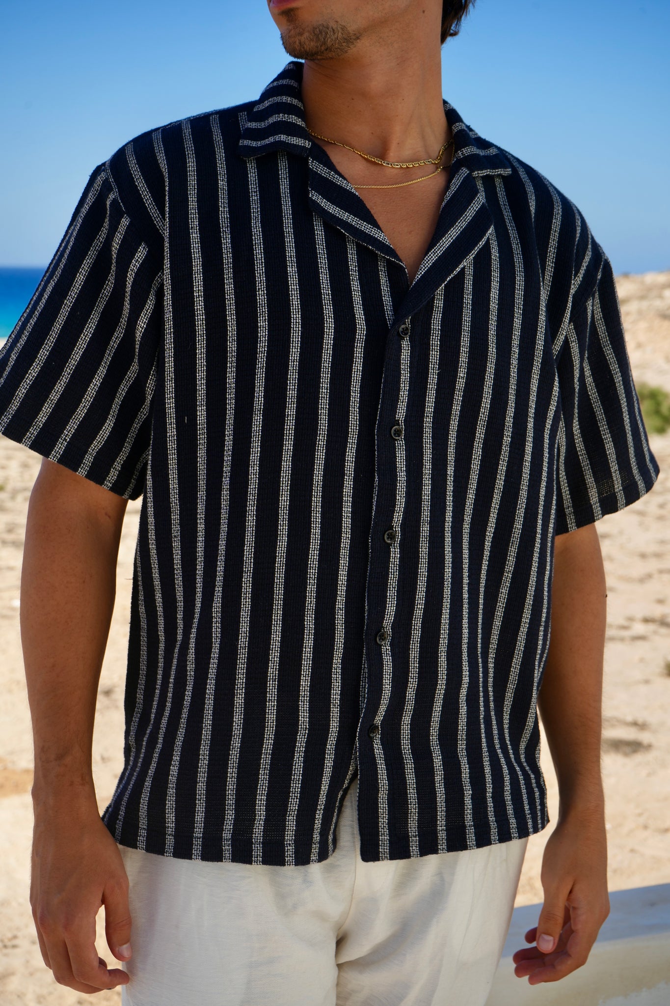 black knitted stripes shirt